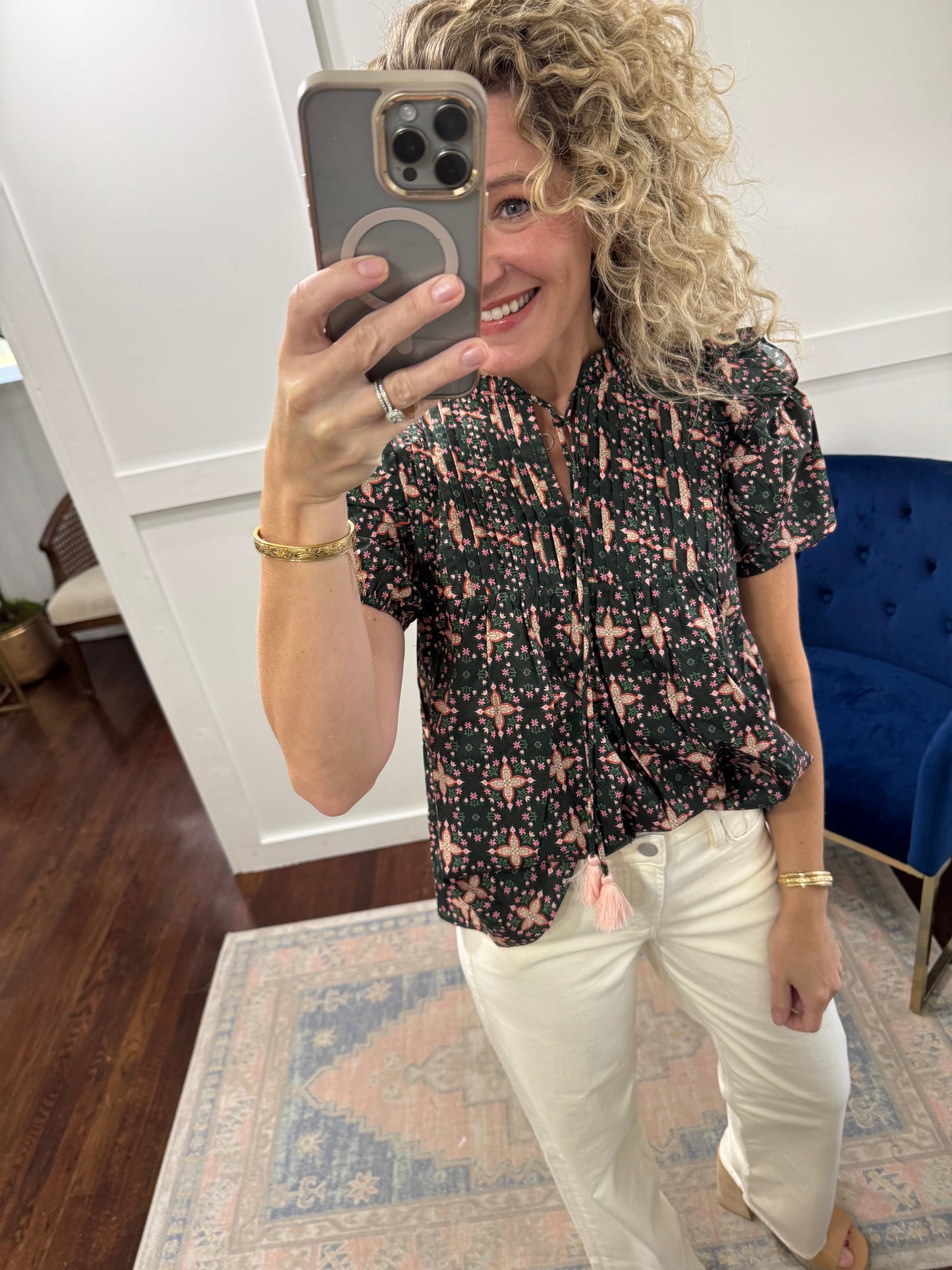 Nora floral tile