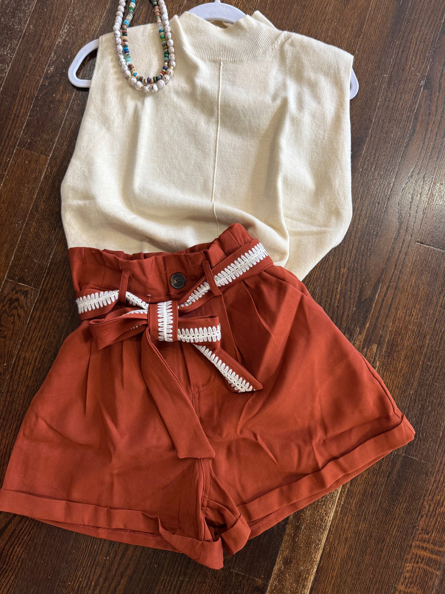 Brick high waist belted shorts
