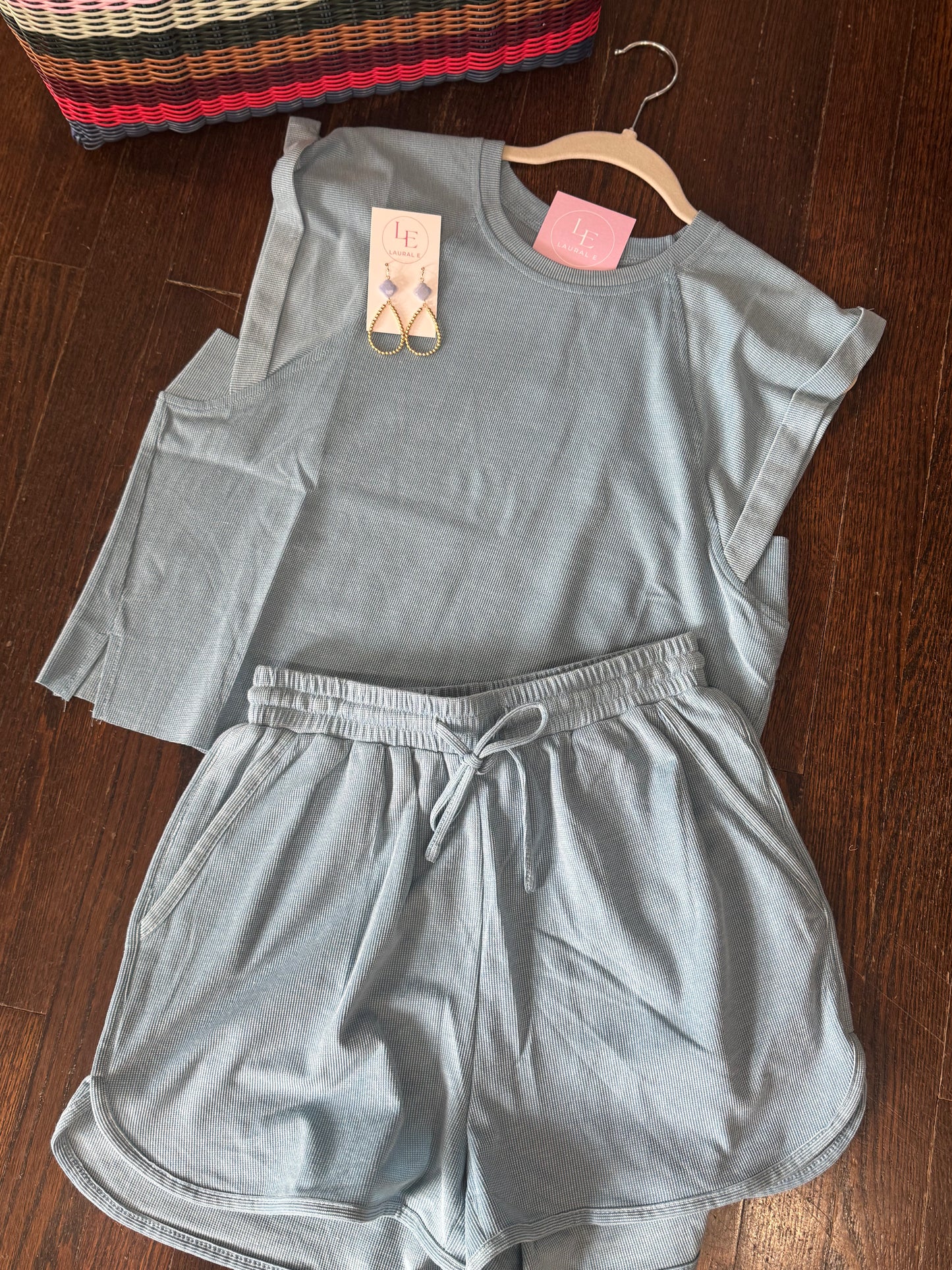 Sightseeing light blue shorts