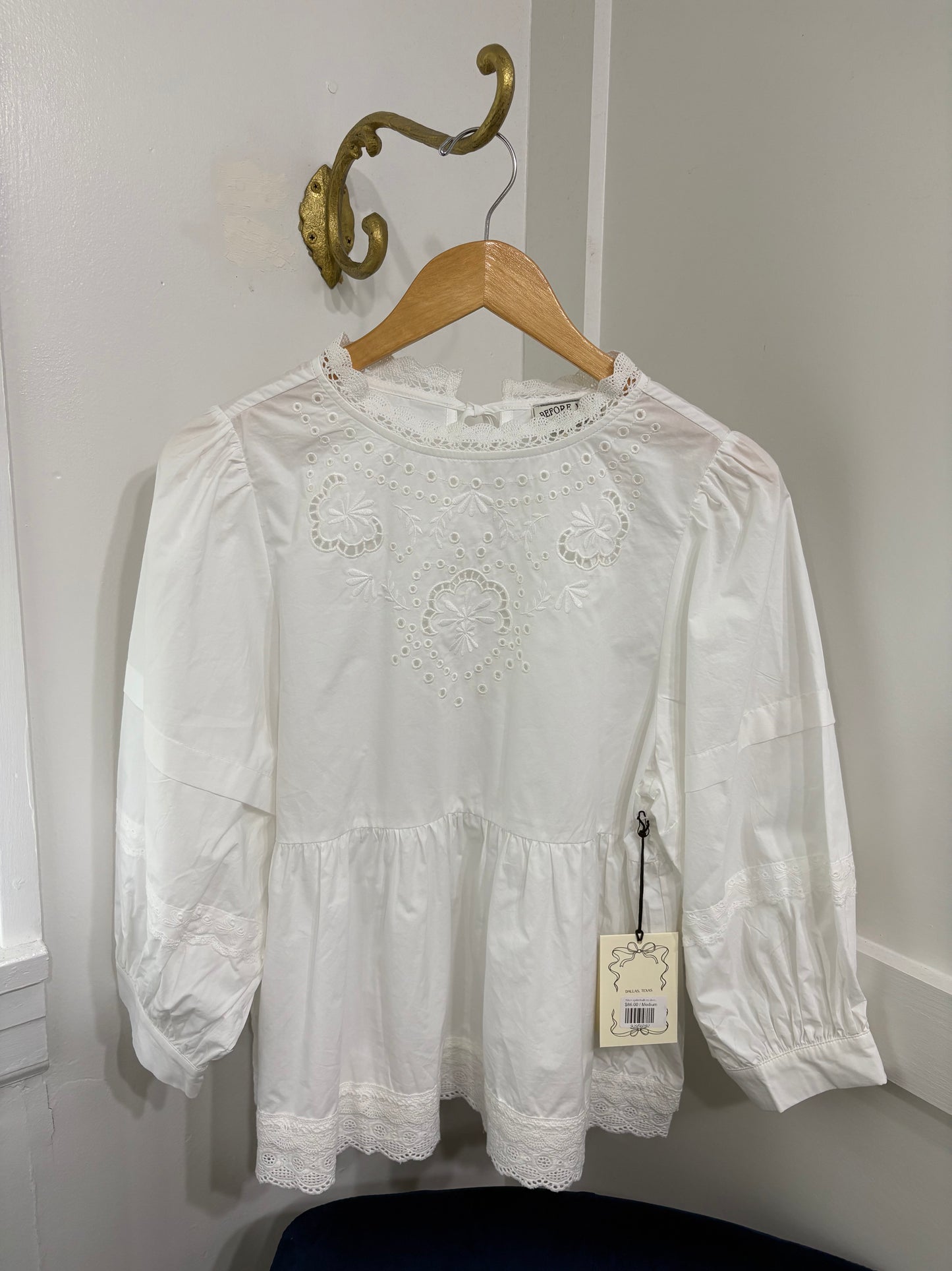White eyelet balloon sleeve top