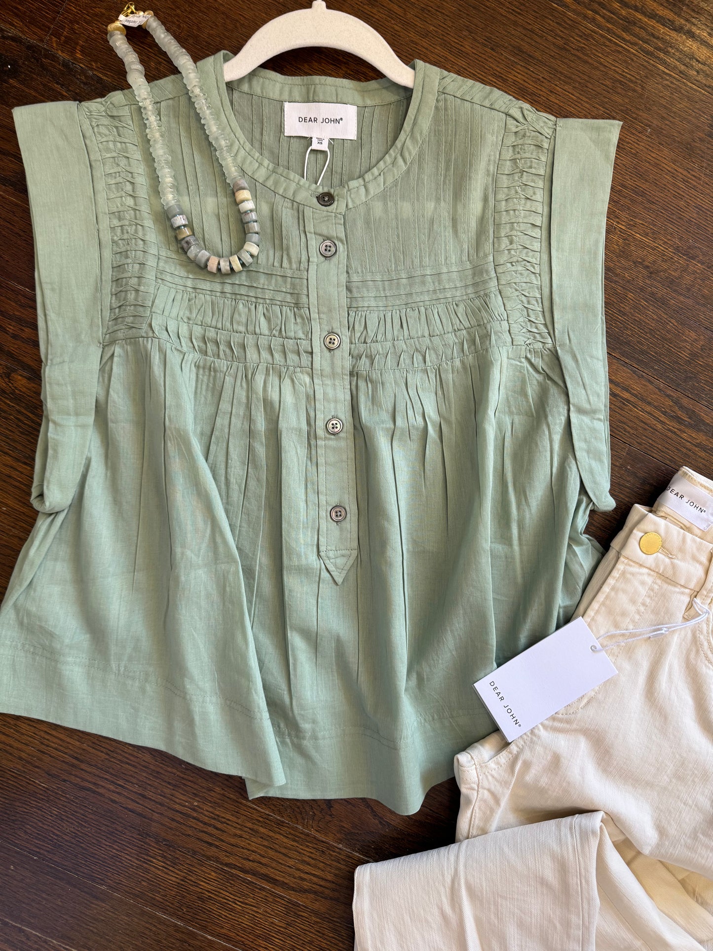 Shaya iceburg green top