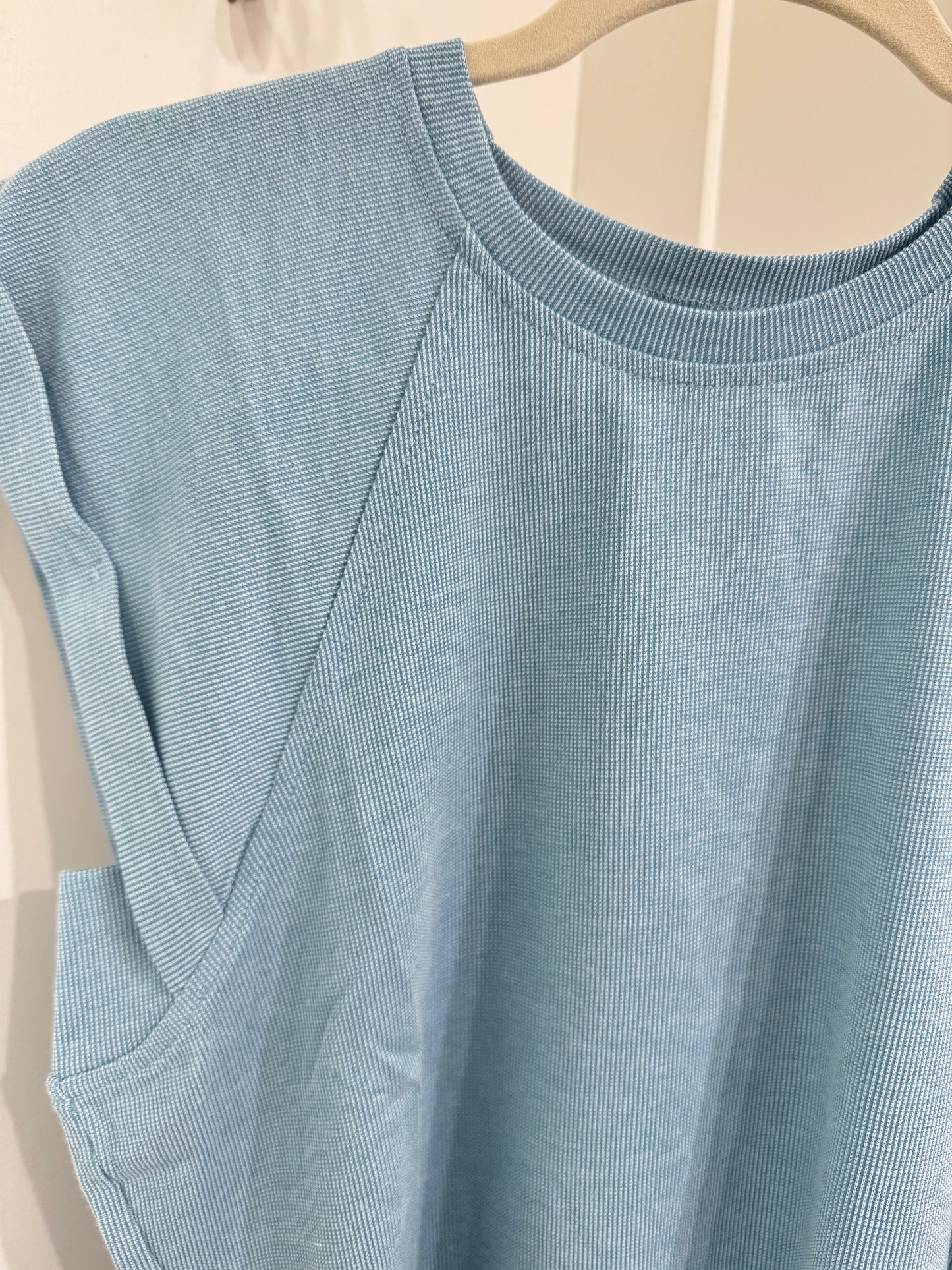 Sightseeing cuff sleeve knit top