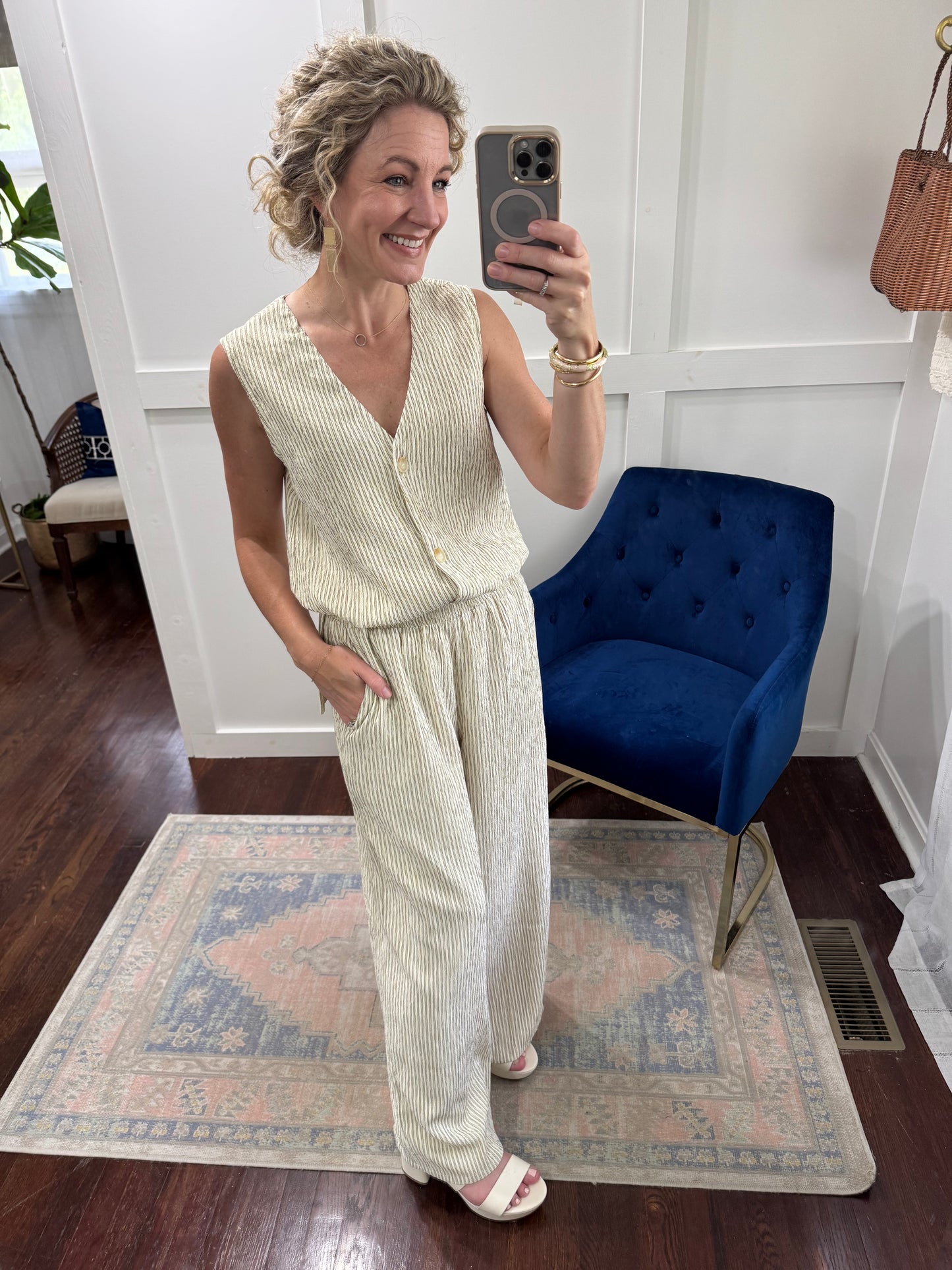 In the clouds v-neck vest