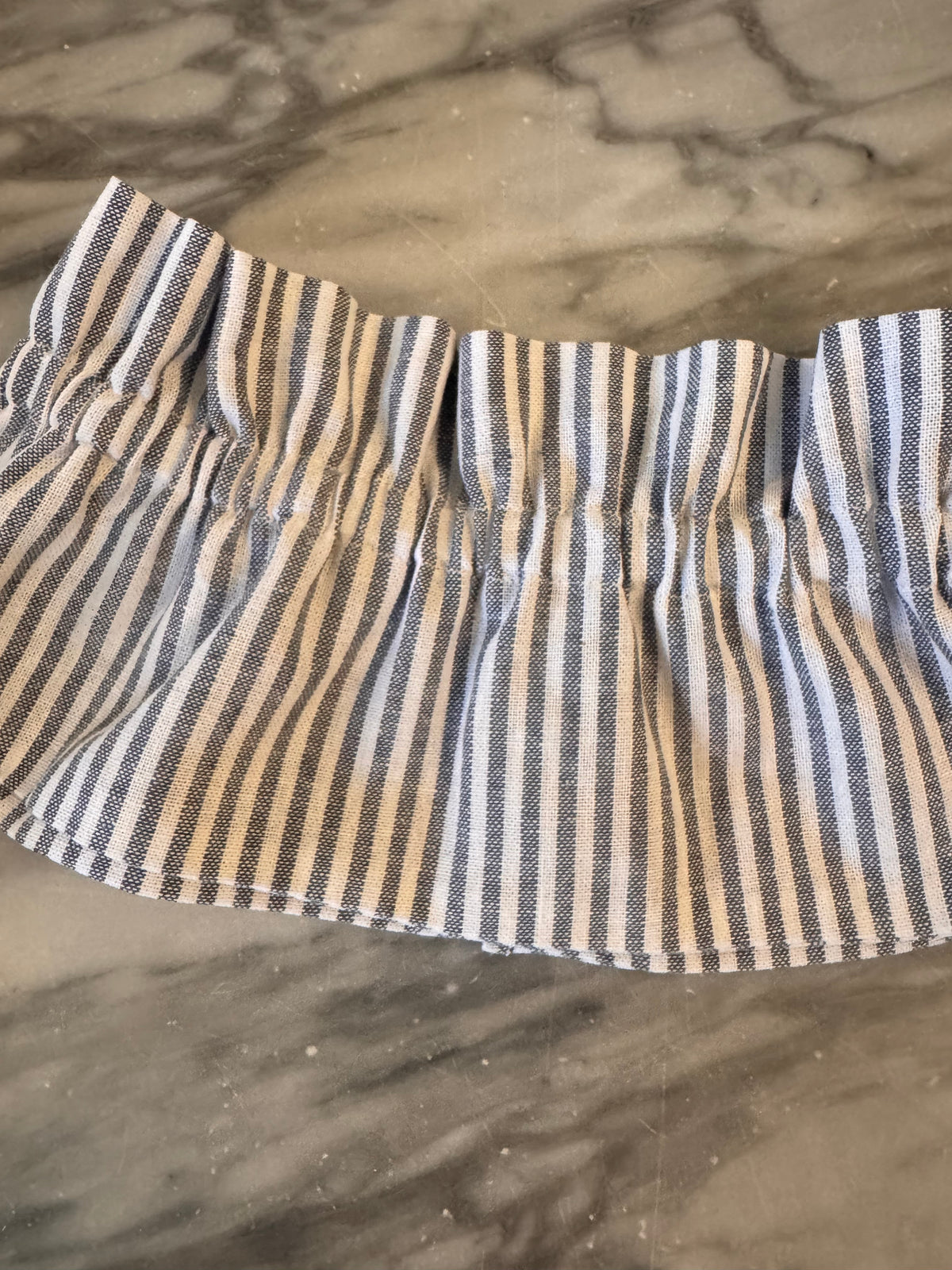 ruffle collar
