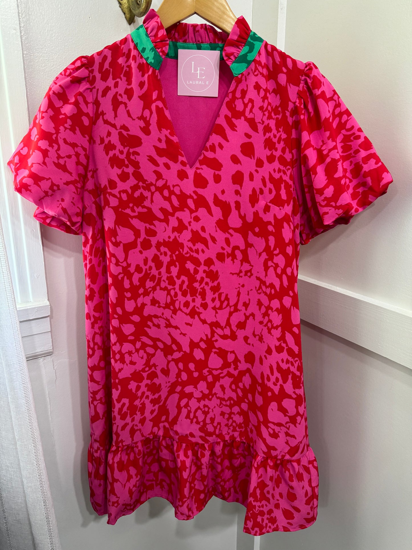 Pink puff sleeve print ruffle hem