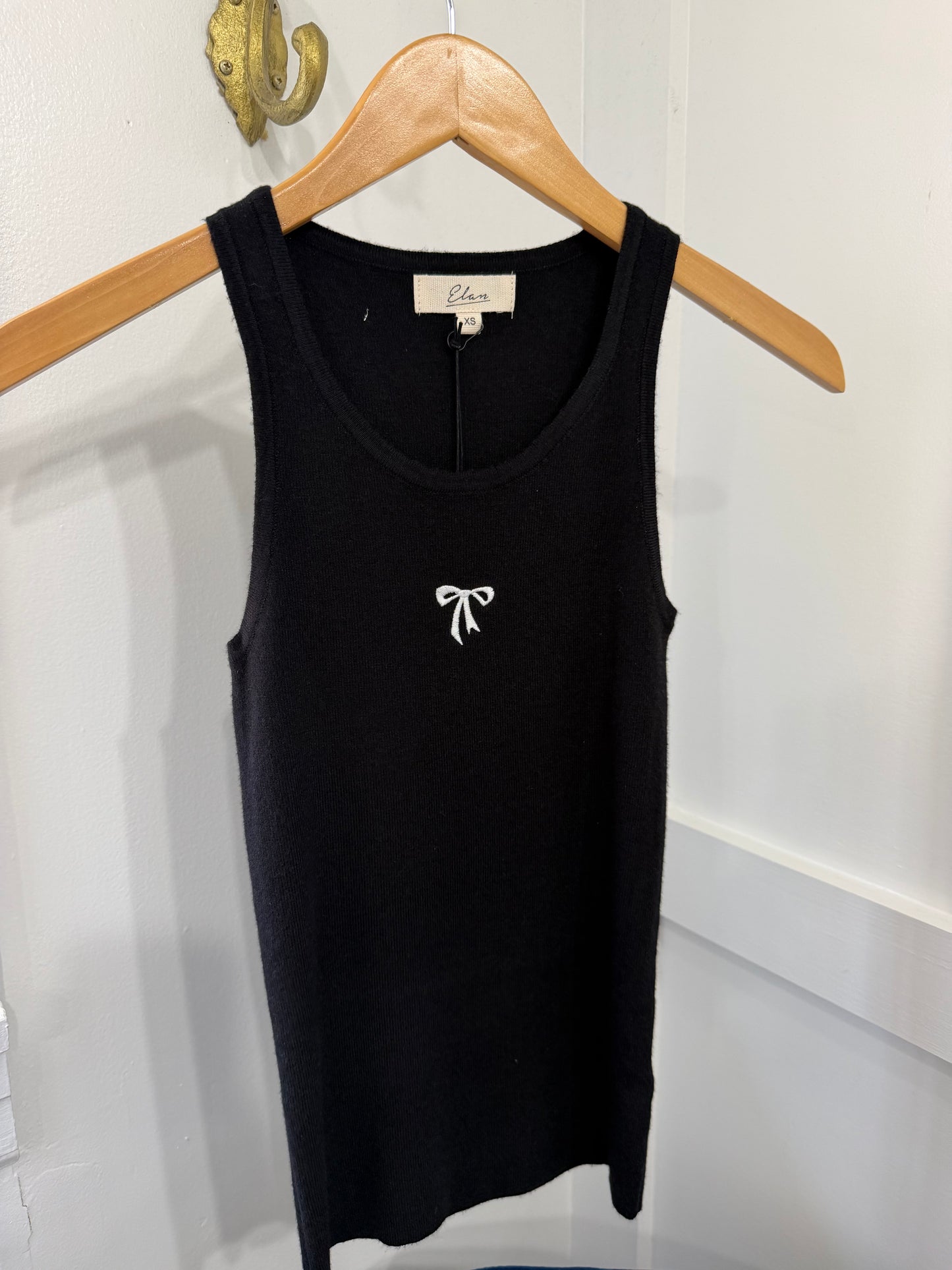 Black bow tank