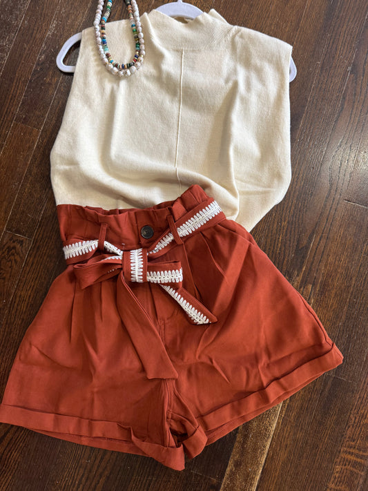 Brick high waist belted shorts