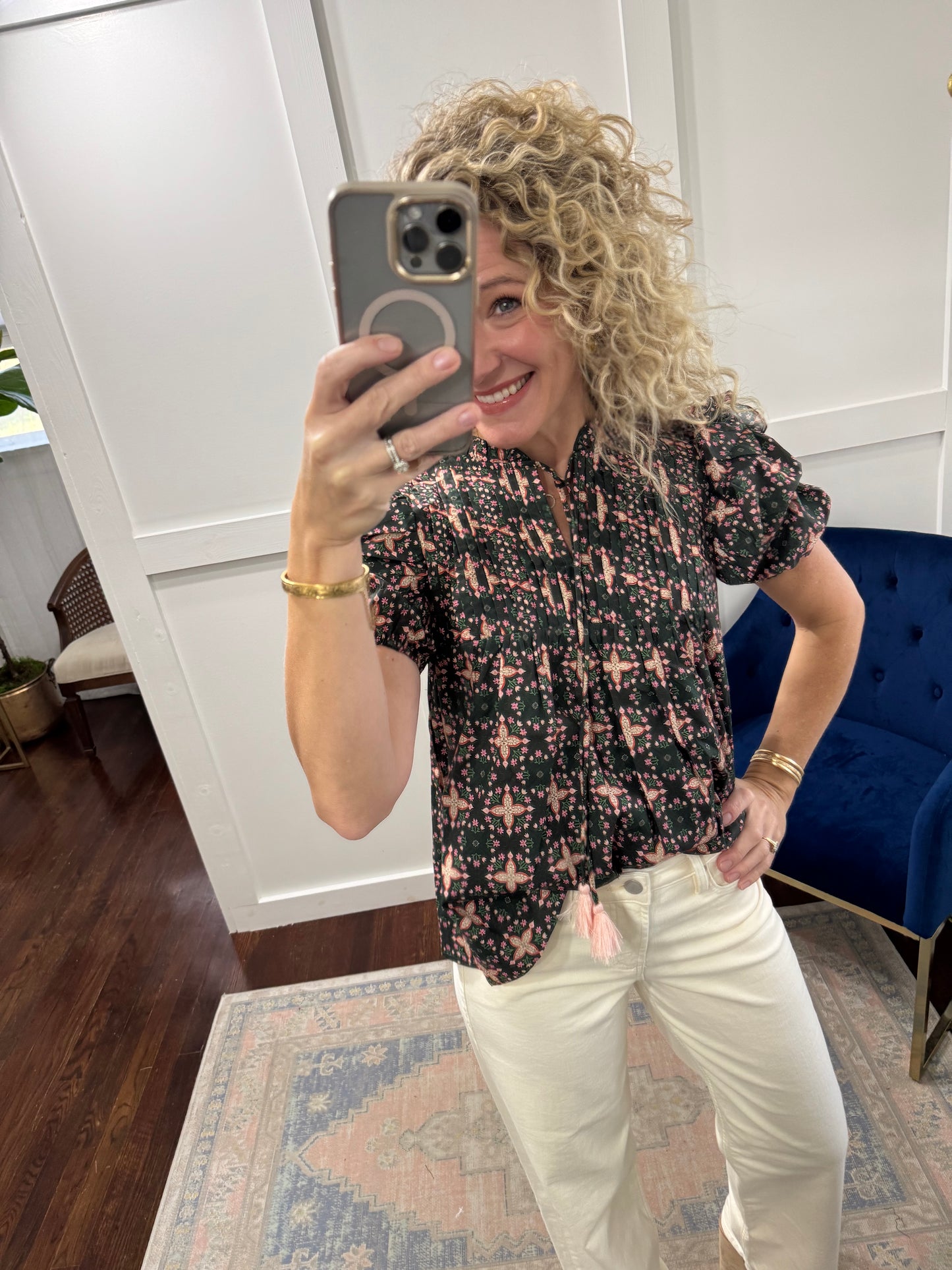 Nora floral tile