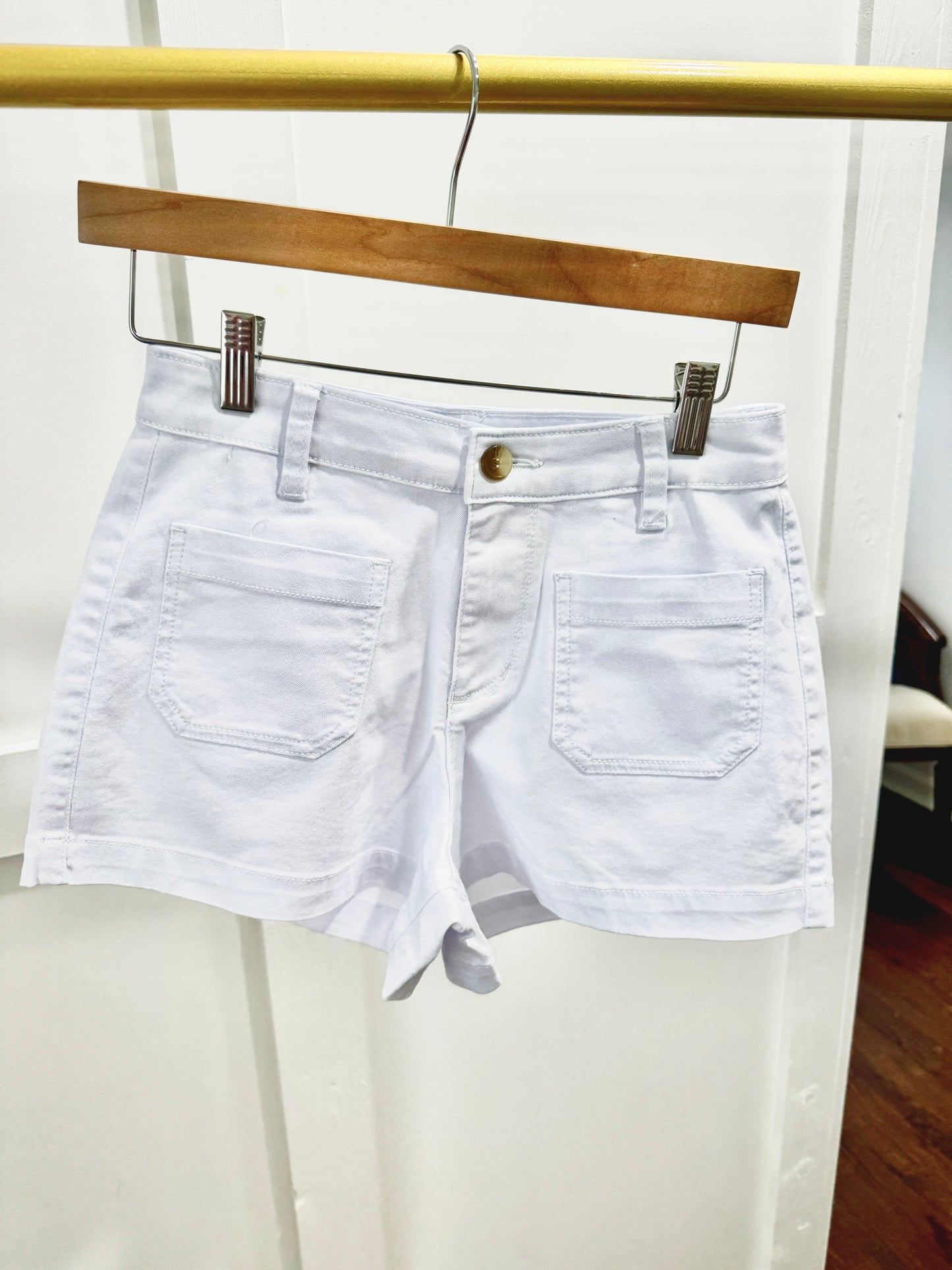 Carlisle white short