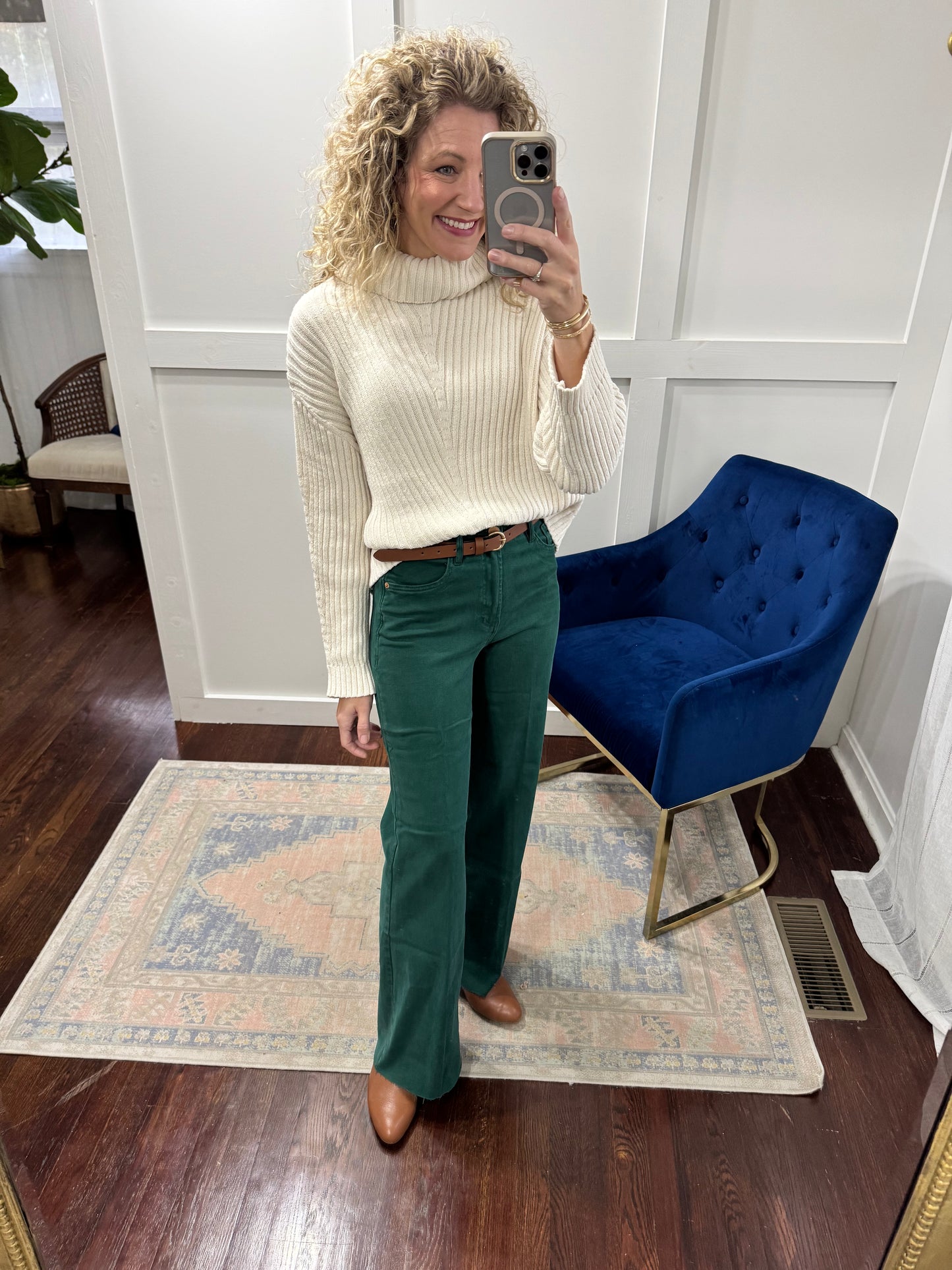 Ecru ribbed turtleneck sweater