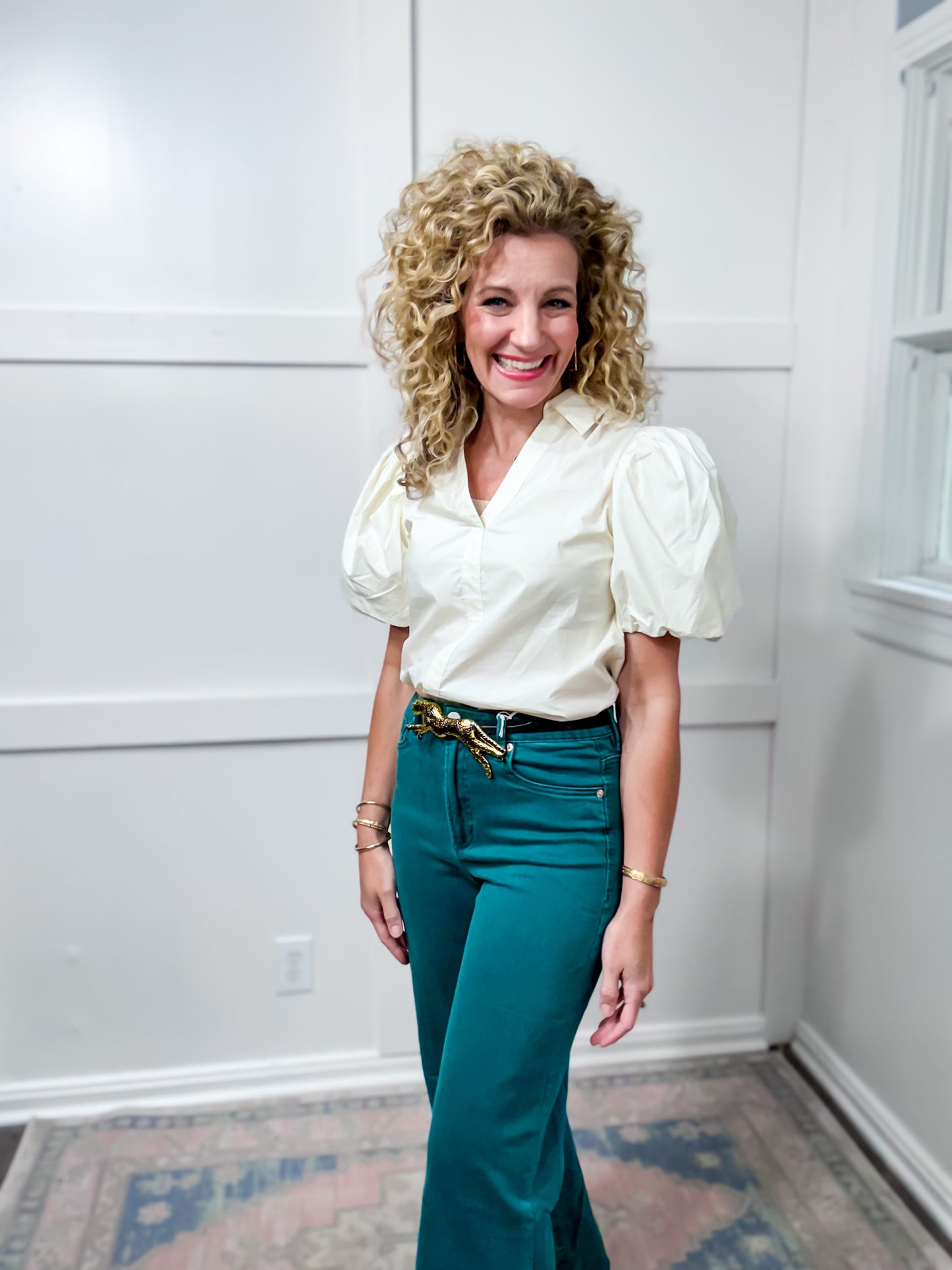 Cream puff sleeve blouse