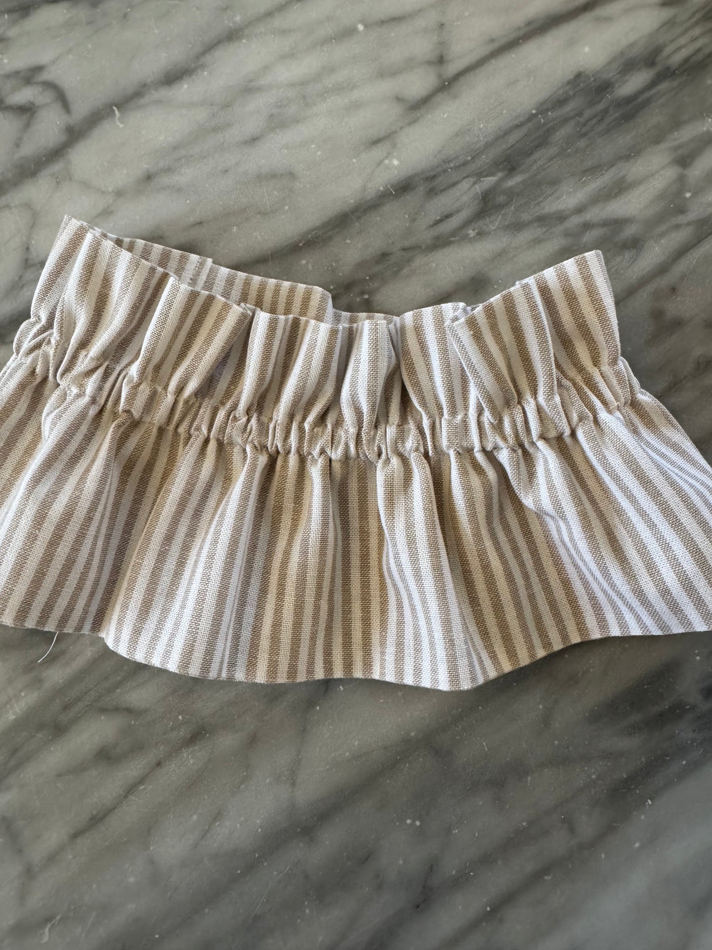 ruffle collar